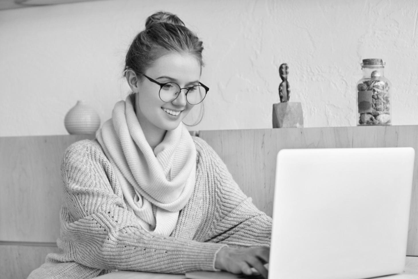 Команда разрабатывает образовательные материалы